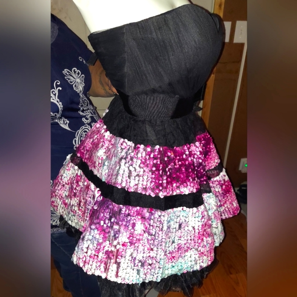 Strapless Dress Purple and Black Sequins Sizes between 0 to 12 w/built in Bra
